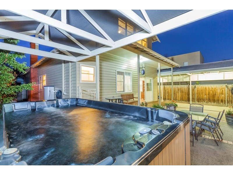 5 Nicholas Street, Newtown VIC 3220