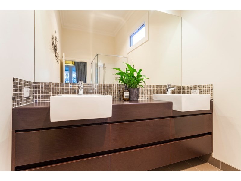 9 St Albans Road, East Geelong VIC 3219