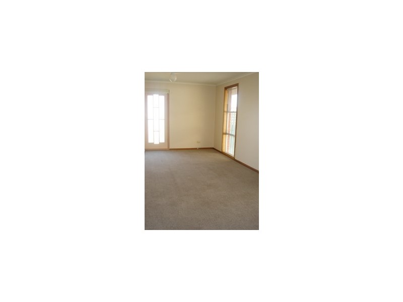 33 Carmarthen Drive, Corio VIC 3214