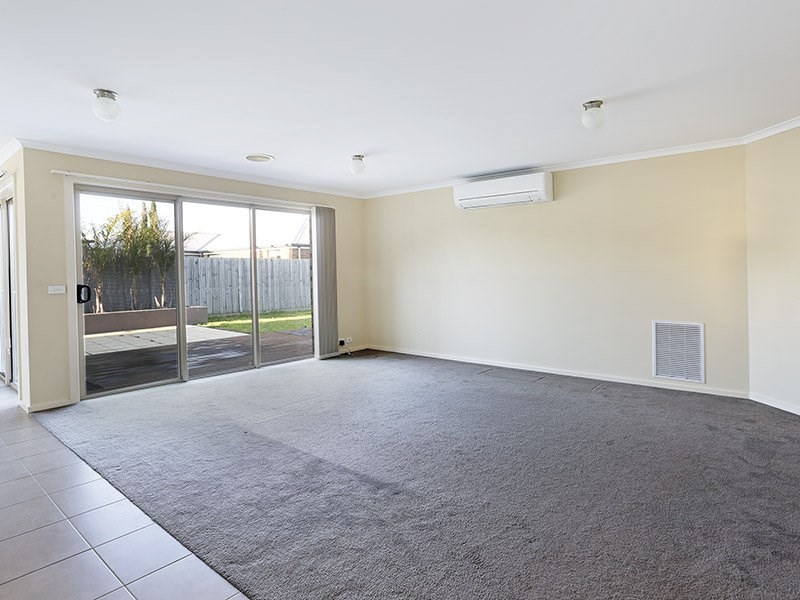 43 Hewitt Drive, Grovedale VIC 3216