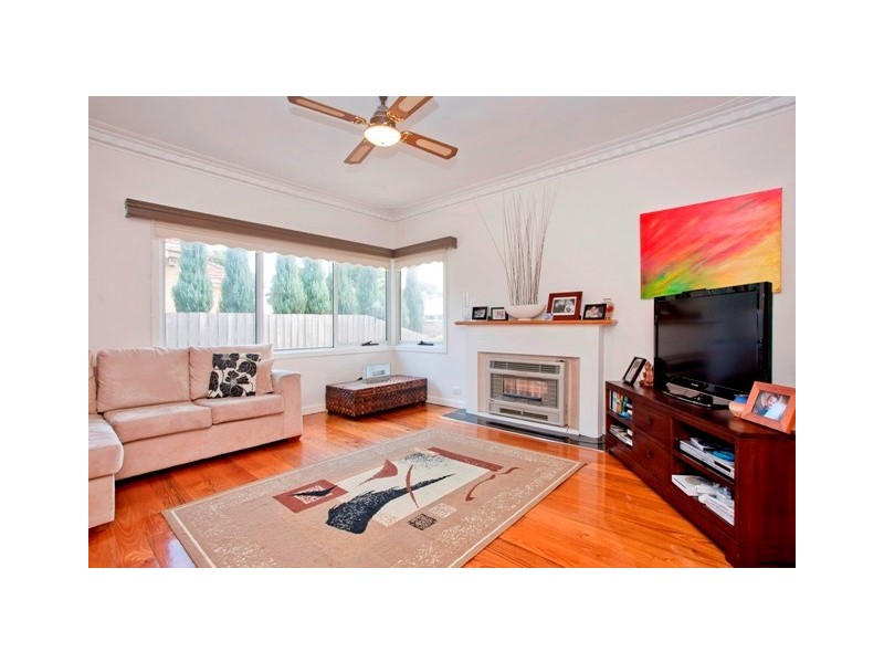 4 Maple Crescent, Bell Park VIC 3215