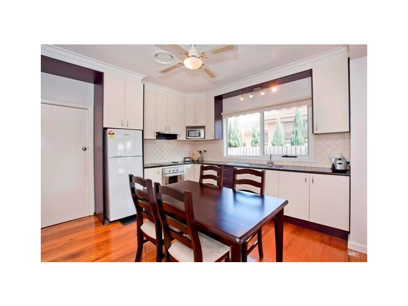 4 Maple Crescent, Bell Park VIC 3215