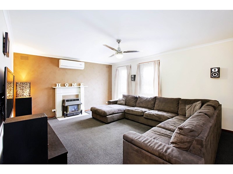 15 Aldershot Road, St Albans Park VIC 3219