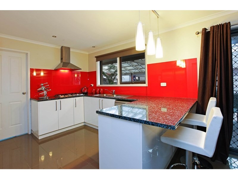 15 Aldershot Road, St Albans Park VIC 3219