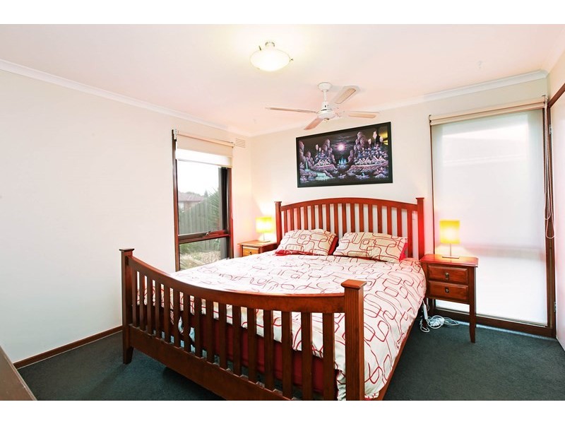 15 Aldershot Road, St Albans Park VIC 3219