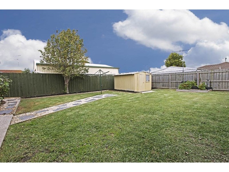 15 Aldershot Road, St Albans Park VIC 3219