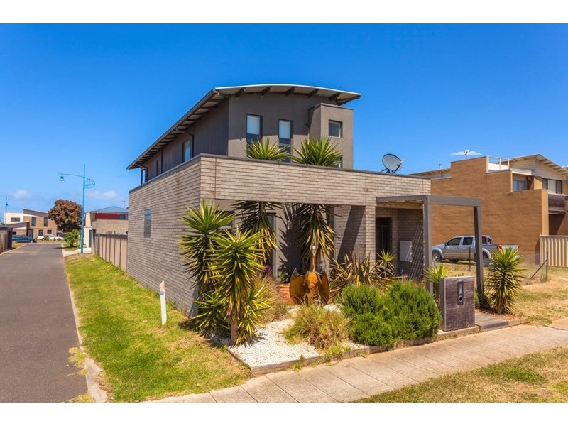 120 Pearl Bay Passage, St Leonards VIC 3223