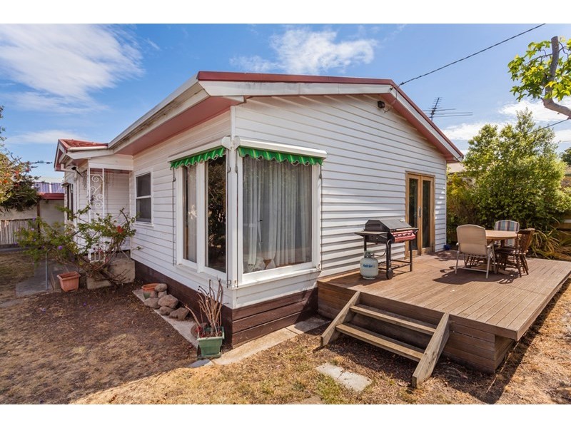 13 Langibanool Avenue, Hamlyn Heights VIC 3215