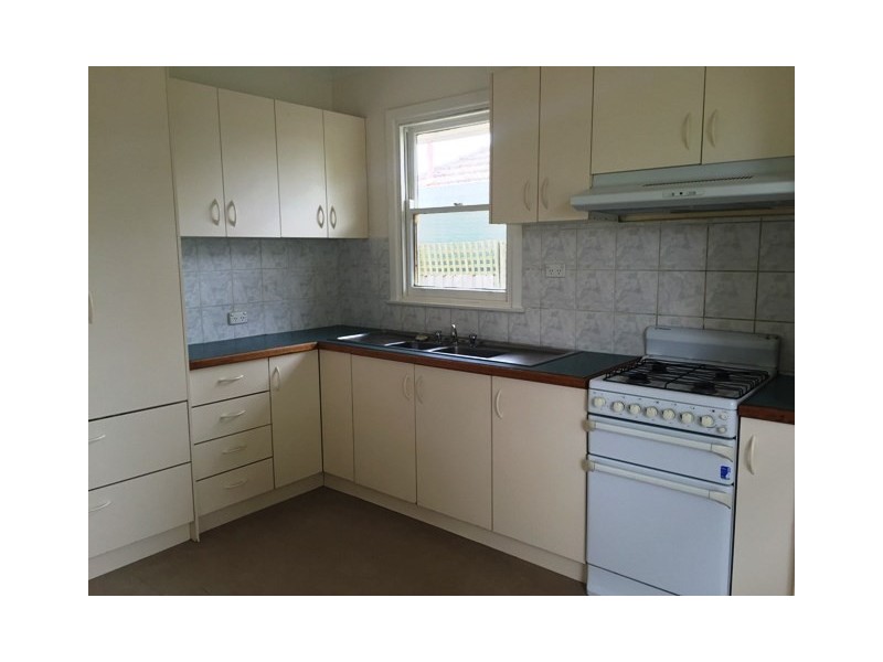 18 Swallow Crescent, Norlane VIC 3214