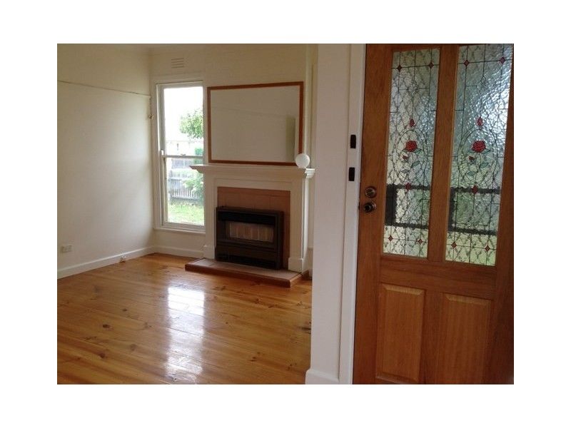 18 Swallow Crescent, Norlane VIC 3214