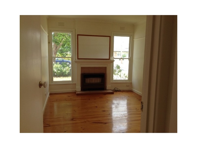 18 Swallow Crescent, Norlane VIC 3214