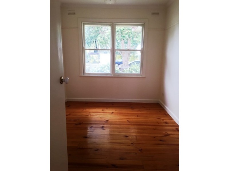 18 Swallow Crescent, Norlane VIC 3214