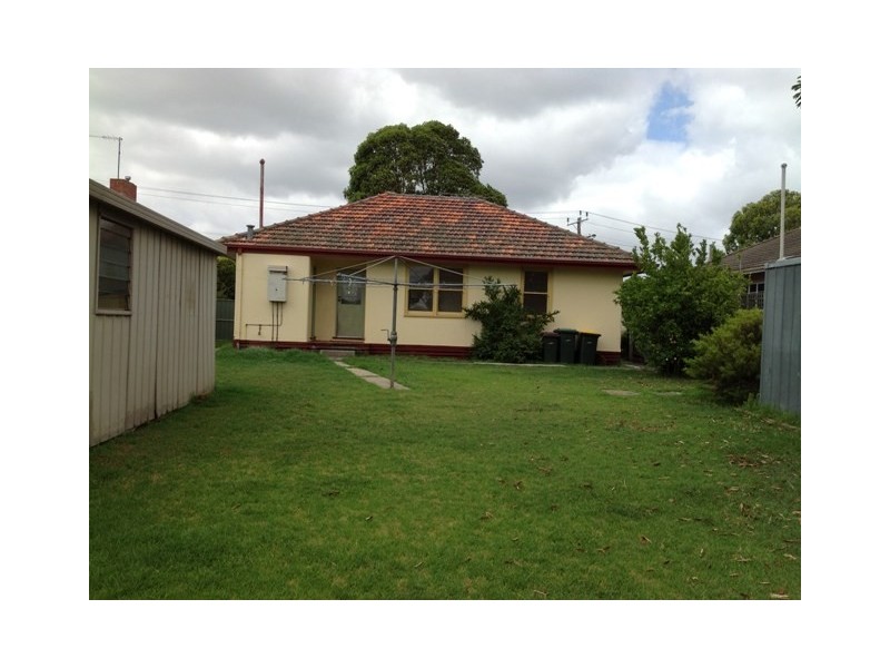 18 Swallow Crescent, Norlane VIC 3214