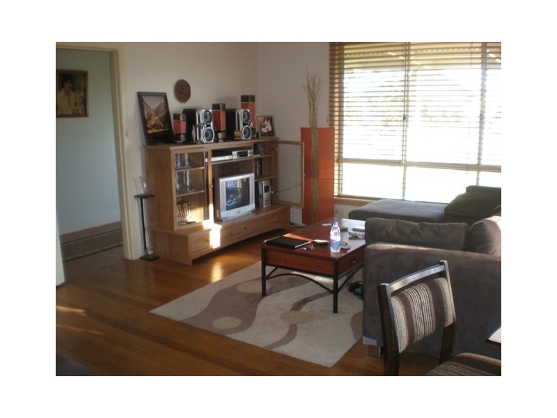 33 Watsons Road, Newcomb VIC 3219