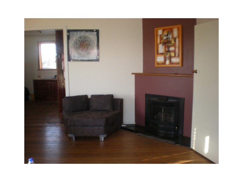 33 Watsons Road, Newcomb VIC 3219