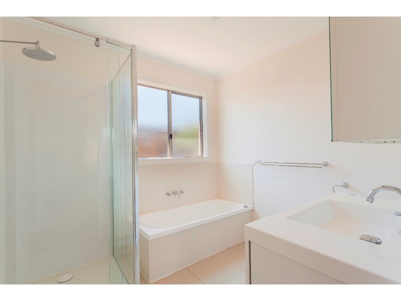 2/6 Kookaburra Court, Norlane VIC 3214