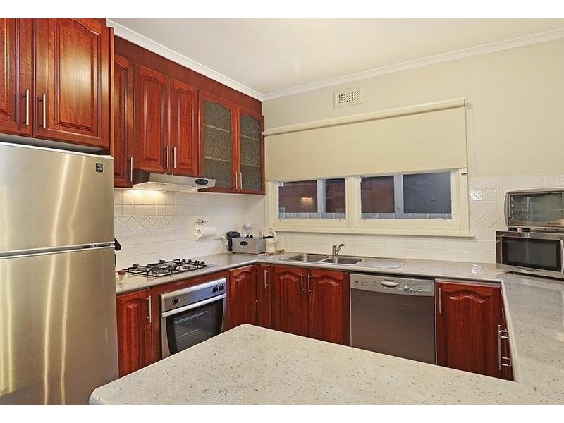 8 Raven Street, Geelong West VIC 3218