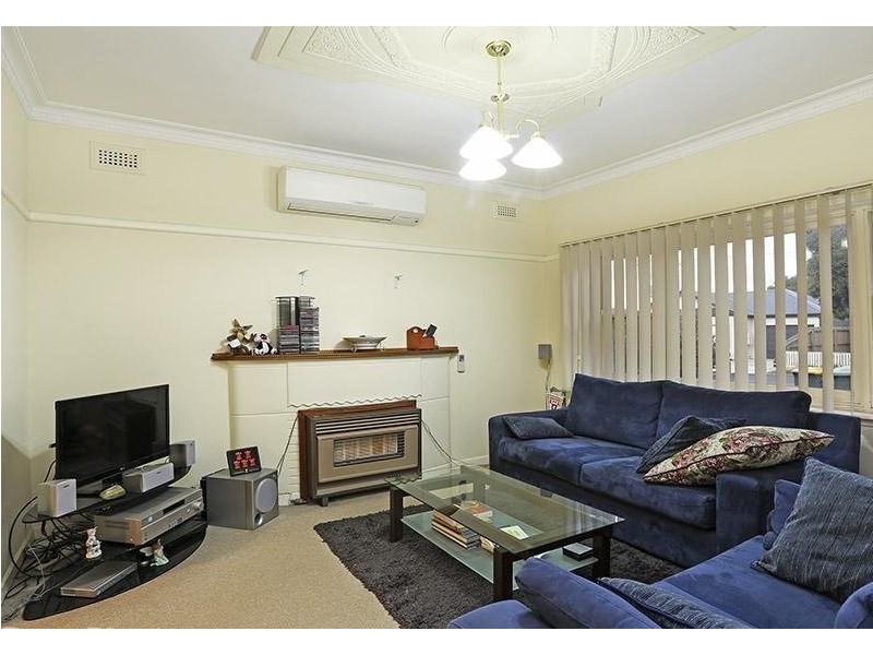 8 Raven Street, Geelong West VIC 3218