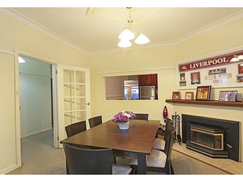 8 Raven Street, Geelong West VIC 3218