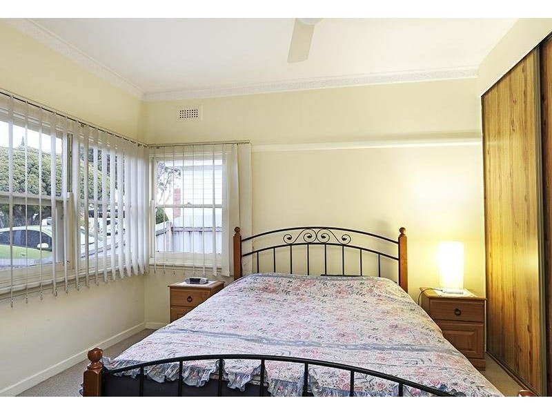 8 Raven Street, Geelong West VIC 3218