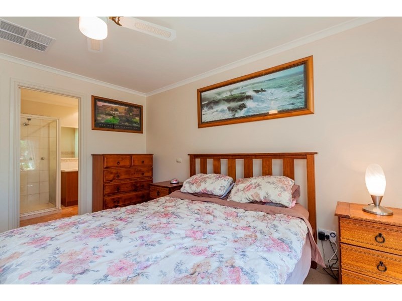13-14 Cedarwood Court, St Albans Park VIC 3219