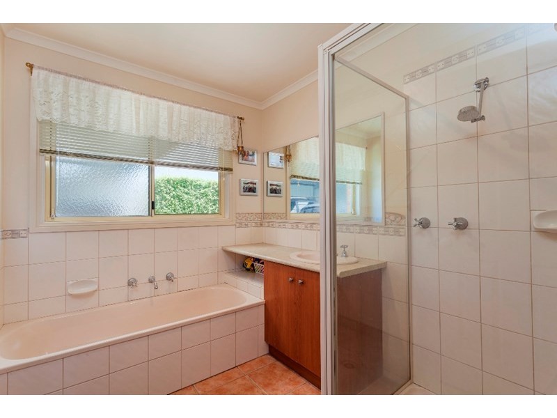 13-14 Cedarwood Court, St Albans Park VIC 3219