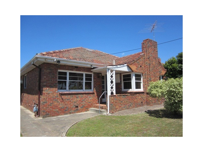 32 Bellarine Highway, Newcomb VIC 3219