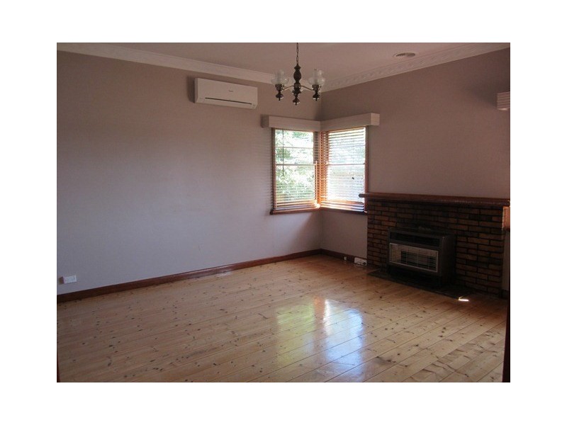 32 Bellarine Highway, Newcomb VIC 3219