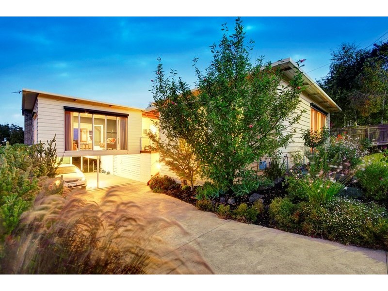 2 Mawarra Court, Highton VIC 3216