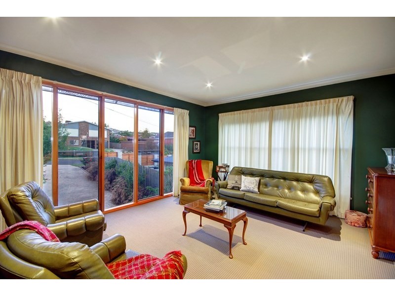 2 Mawarra Court, Highton VIC 3216