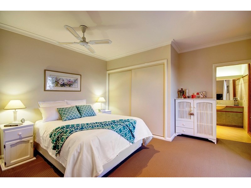 2 Mawarra Court, Highton VIC 3216