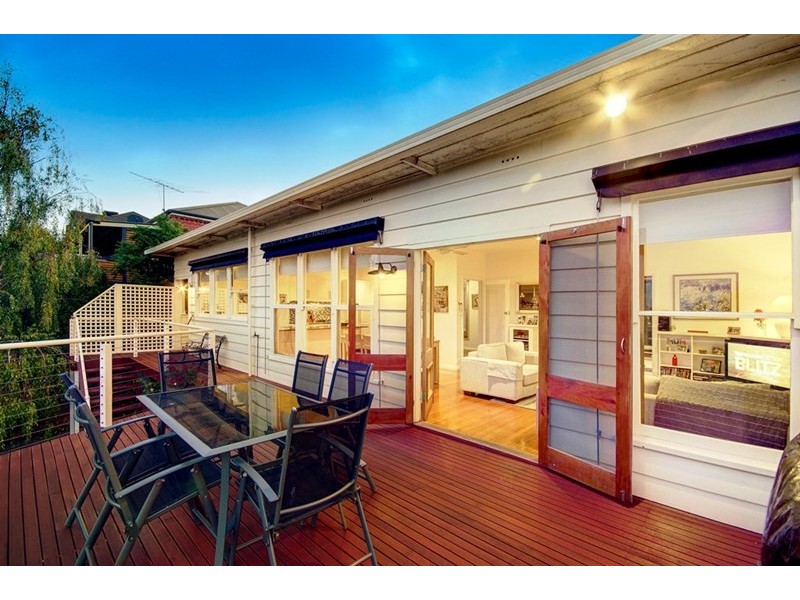 2 Mawarra Court, Highton VIC 3216