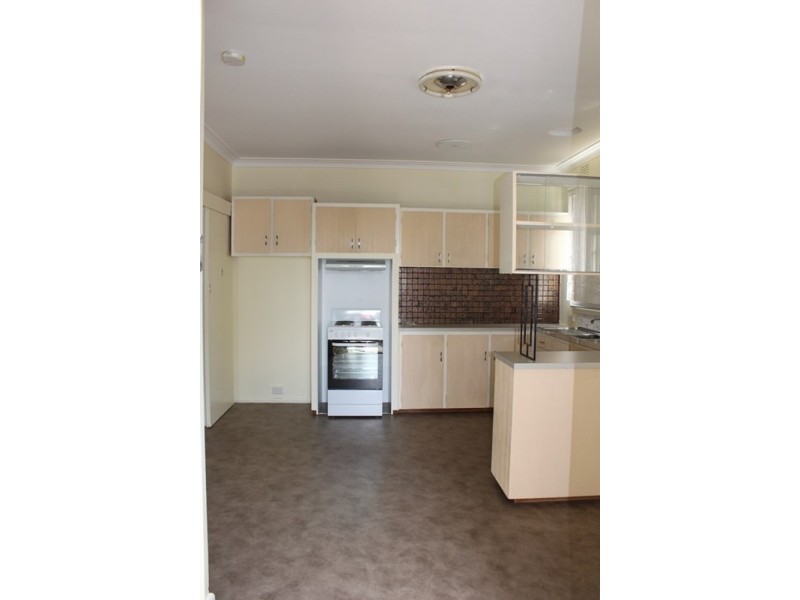 37 Watsons Road, Newcomb VIC 3219