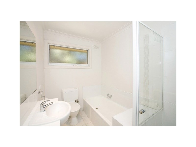 102 South Valley Road, Highton VIC 3216