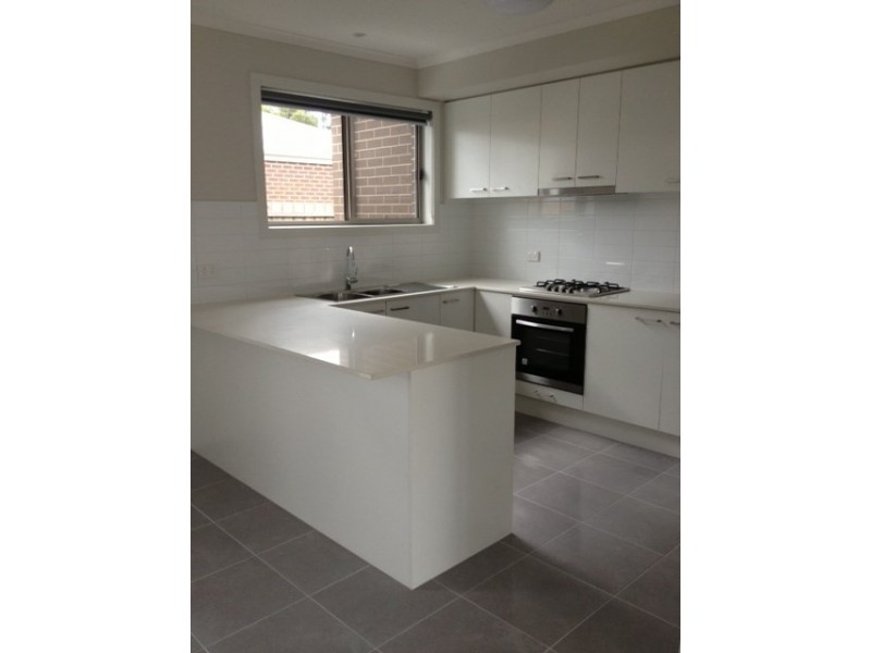 2/12 Knight Avenue, Herne Hill VIC 3218