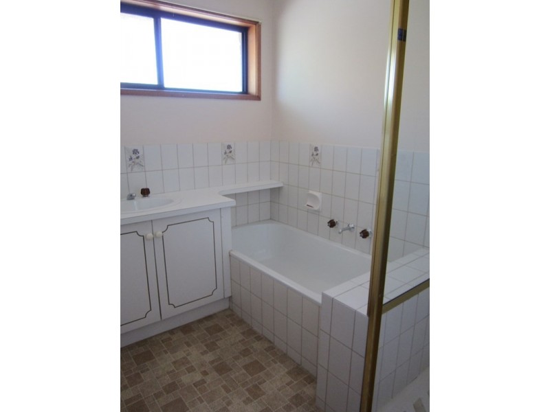 8/24 Percy Street, Newtown VIC 3220