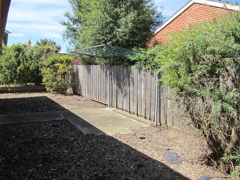 8/24 Percy Street, Newtown VIC 3220