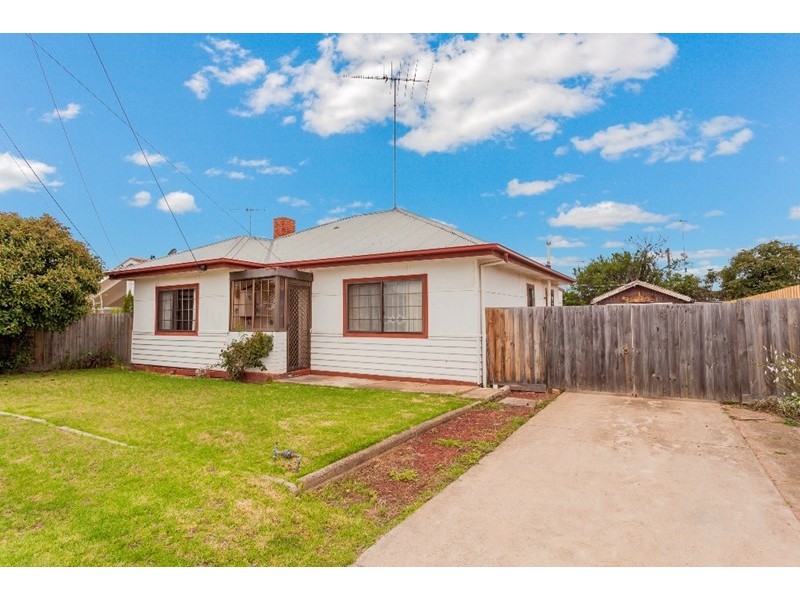 6 St James Street, St Albans Park VIC 3219