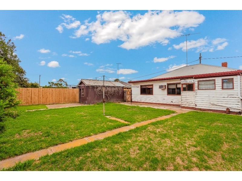 6 St James Street, St Albans Park VIC 3219