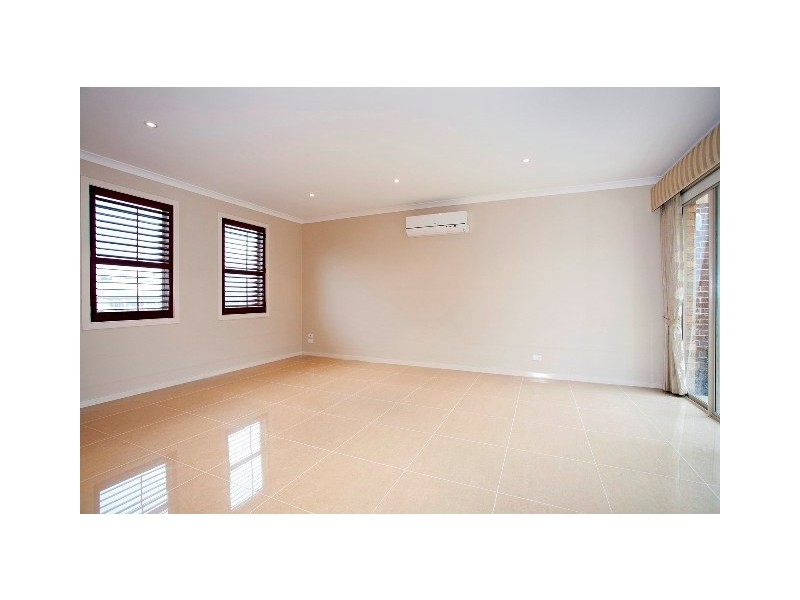 4/100-108 West Fyans Street, Newtown VIC 3220