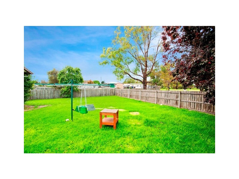 2 Kagoola Court, Norlane VIC 3214