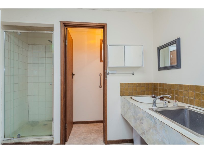 1/127 Minerva Road, Herne Hill VIC 3218