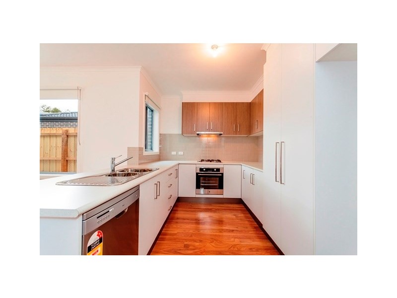 8/31 Helms Street, Newcomb VIC 3219