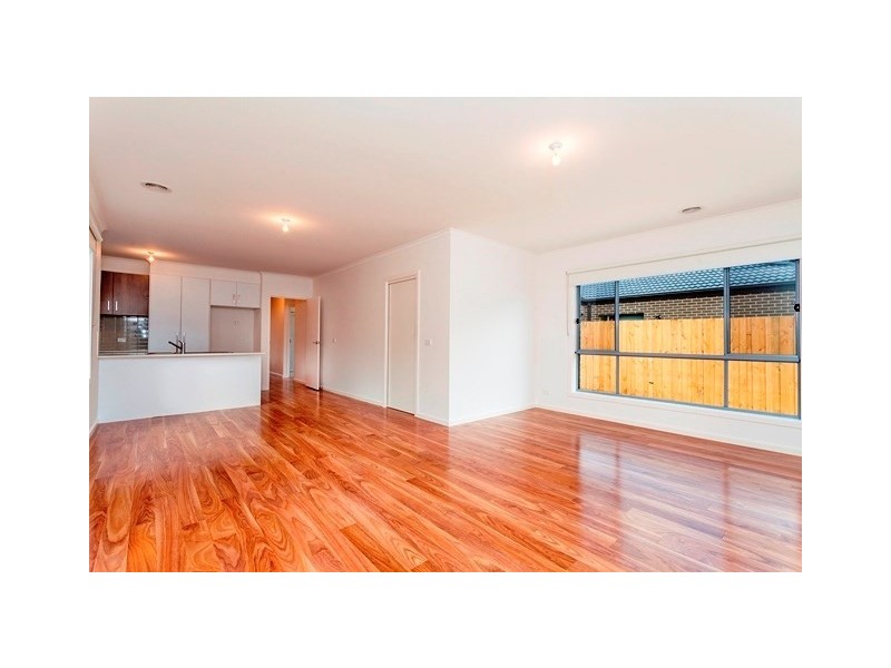 8/31 Helms Street, Newcomb VIC 3219