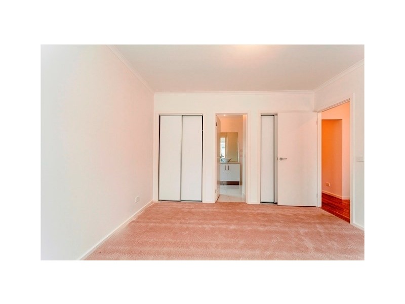 8/31 Helms Street, Newcomb VIC 3219