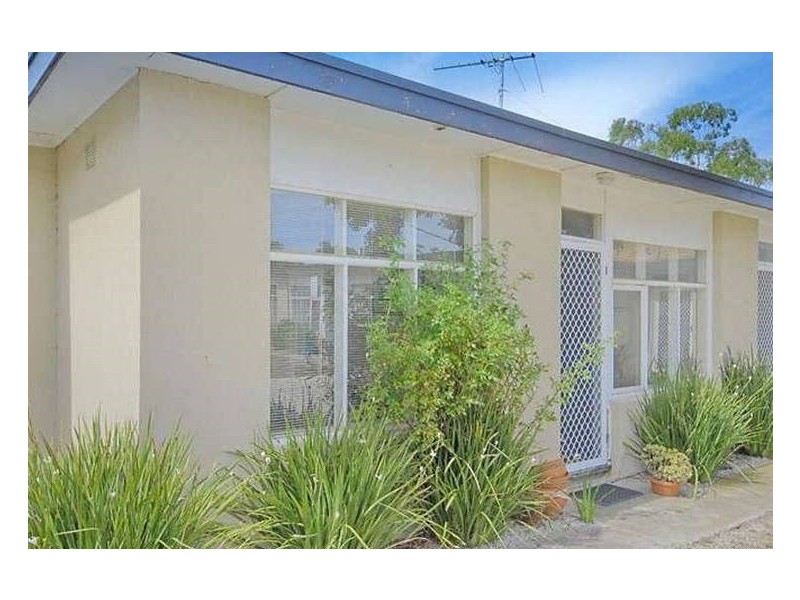 2/27 Derby Road, Herne Hill VIC 3218