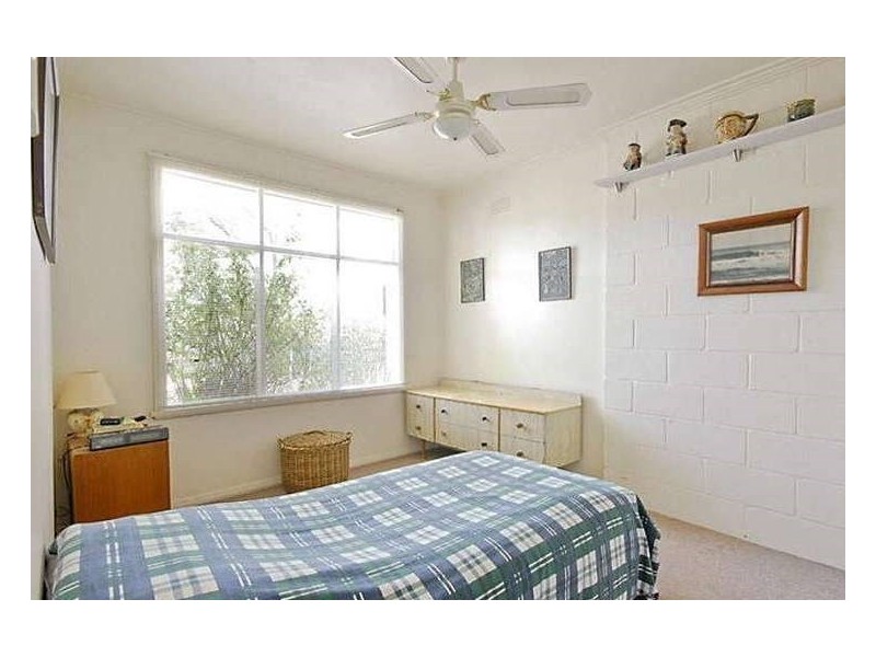 2/27 Derby Road, Herne Hill VIC 3218