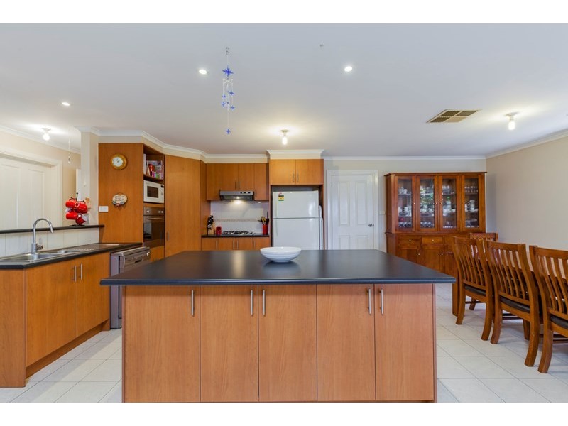 9 Haugh Street, Lovely Banks VIC 3221