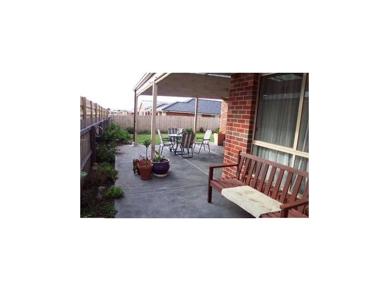 8 Split Court, Leopold VIC 3224