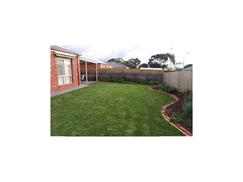 8 Split Court, Leopold VIC 3224